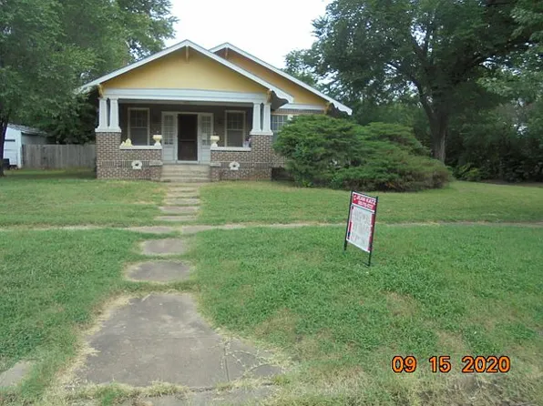 1021 S 5th St, Ponca City, OK 74601