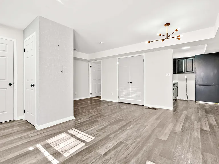 2001 Prospect Ave #1 — Photo 10