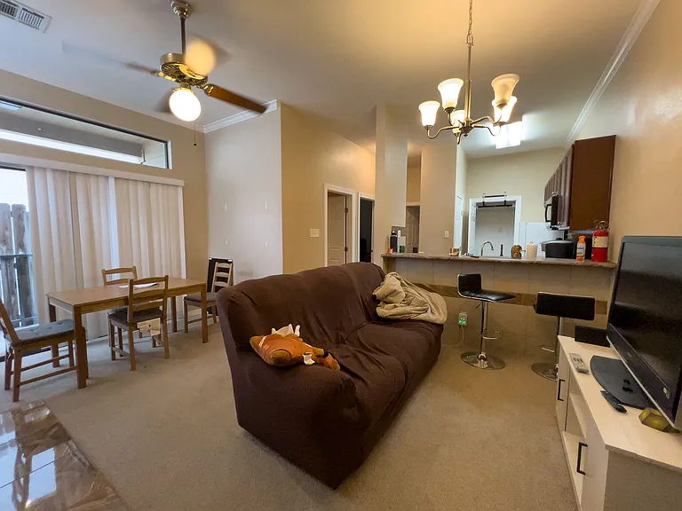 2802 Nueces St #112 — Photo 4