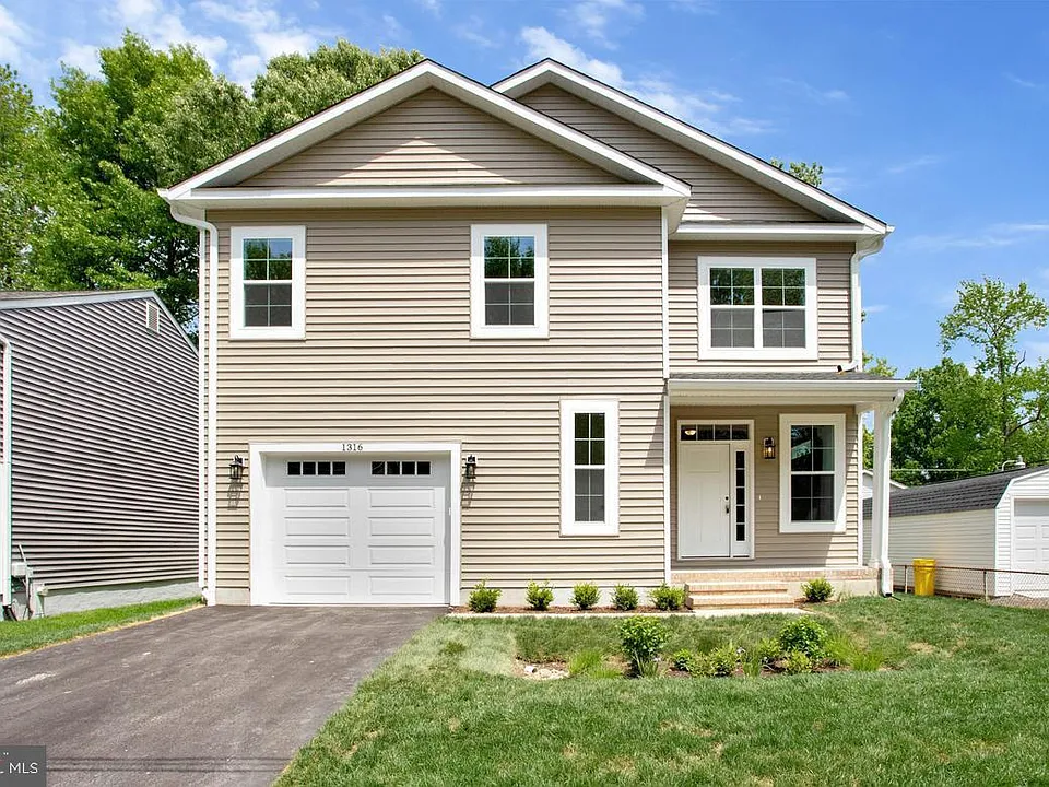 1316 Juniper