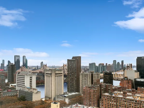 400 East 67th Street image 12 of 29