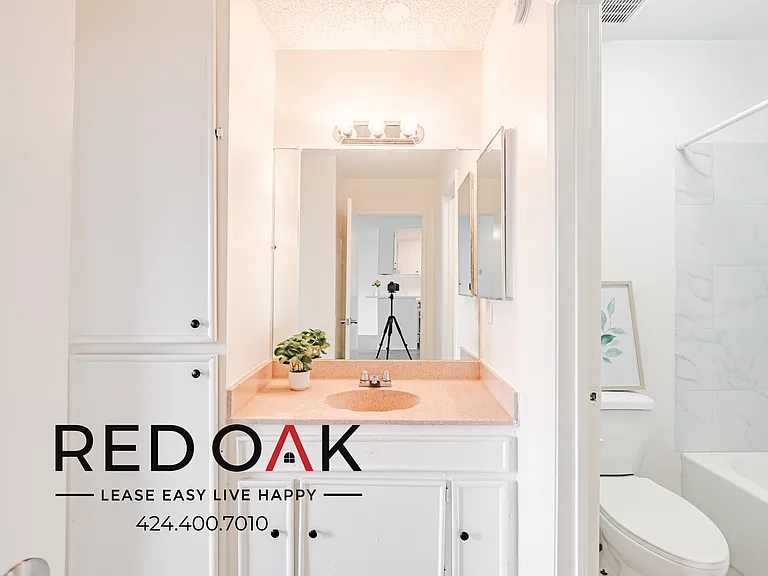 509 N Berendo St #110 — Photo 8