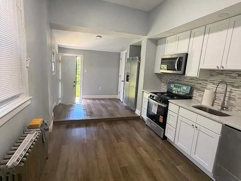 2033 W Atlantic St — Photo 6