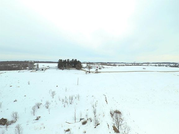 4th image of E8335 Browns Ln