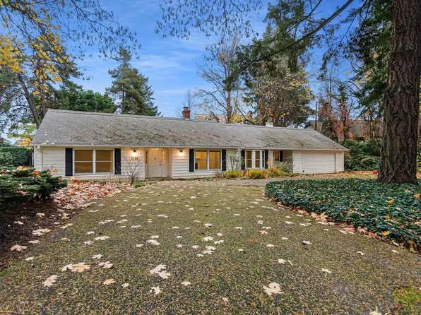 2126 Crest Dr, Lake Oswego, OR 97034