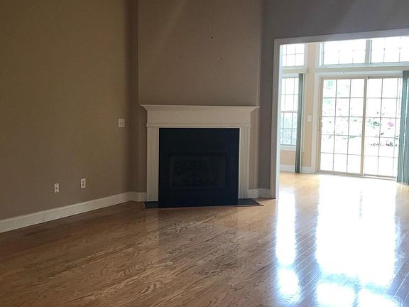 2nd image of 3013 Braewood Ct
