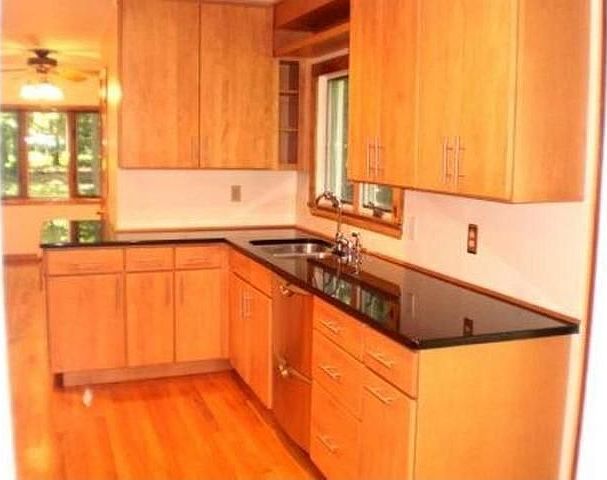 2nd image of 5 Brookside Ter