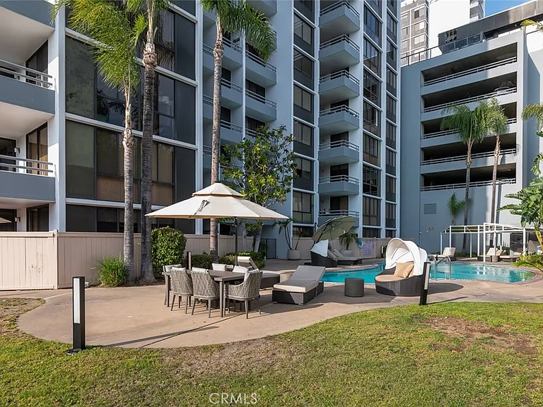 343 Pioneer Dr #1703 — Photo 40