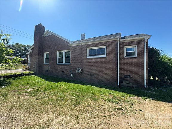 2nd image of 1405 Hickory Grove Rd