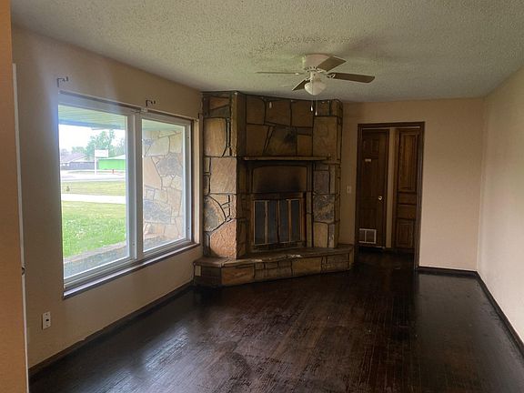 Living Room w/ Fireplace