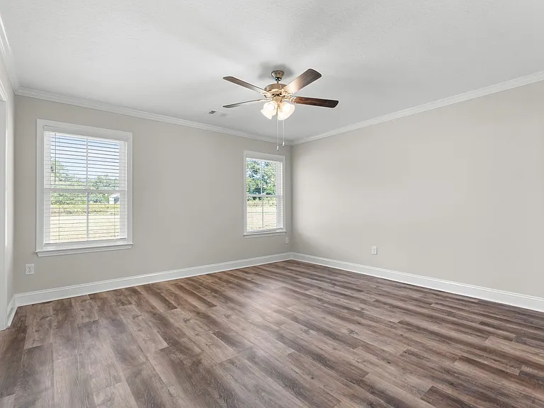303 Latitude Ln — Photo 17