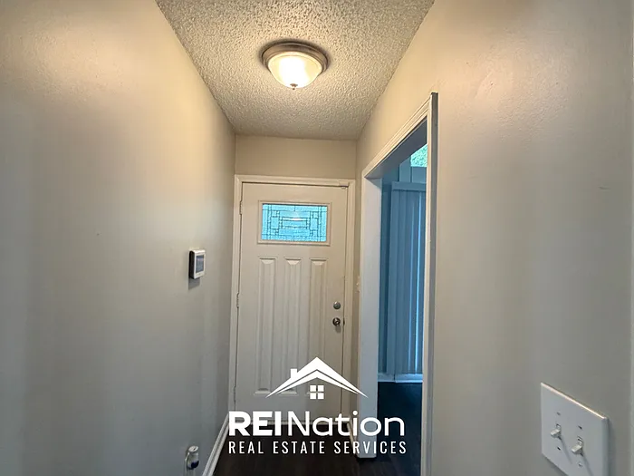 3 bed, 2.0 bath, 1493 sqft, $1,625 — Photo 4