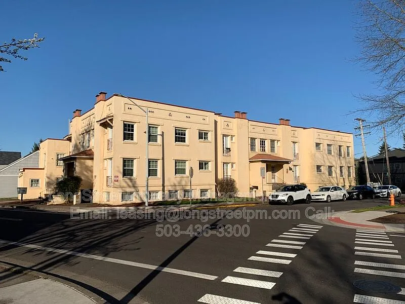 205 NW Kings Blvd #4
