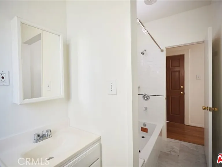 1275 N Wilton Pl #1275B — Photo 16