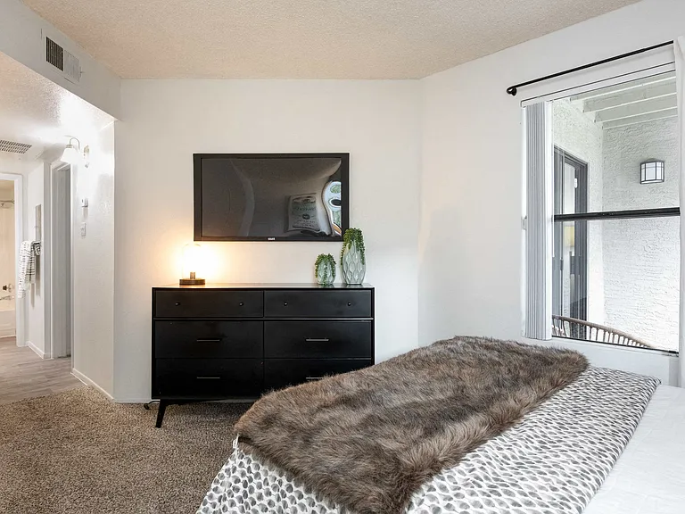 Stonybrook Apartments — Photo 13