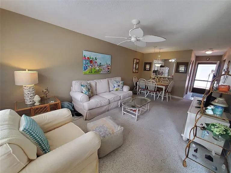 1400 Arrowhead Cir W — Photo 7