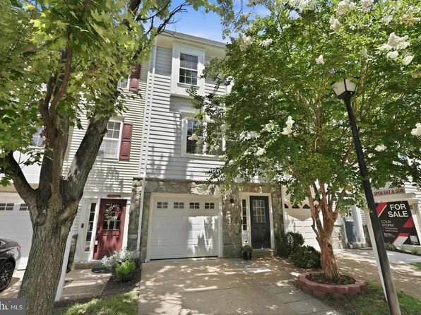 3845 Watkins Mill Dr, Alexandria, VA 22304