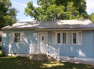702 E Daggy St, Tuscola, IL