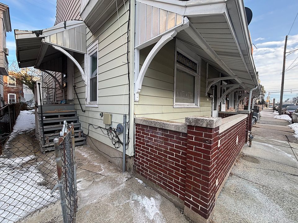 1st image of 819 N 8th St Floor 3