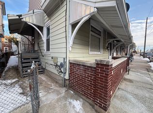 819 N 8th St FLOOR 3, Allentown, PA 18102