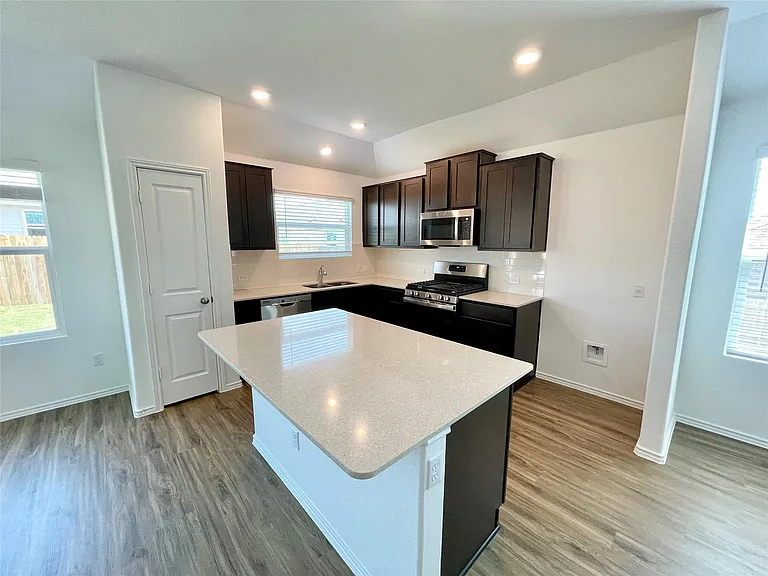 3208 Kenner Dr — Photo 31