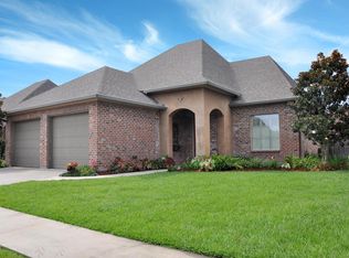 110 Spring View Dr, Youngsville, LA 70592