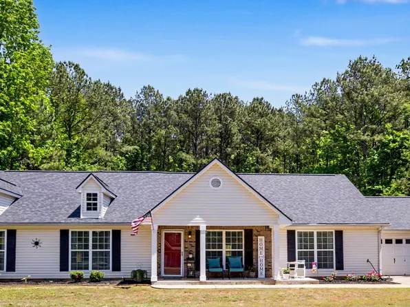 102 Greenfield Ln, Grantville, GA 30220
