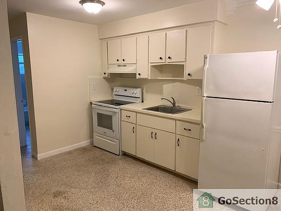 2nd image of 15941 NE 18th Pl #4