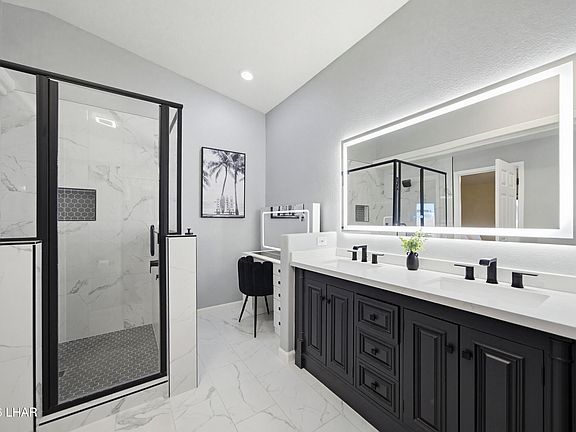 4th image of 2275 Interlake Dr