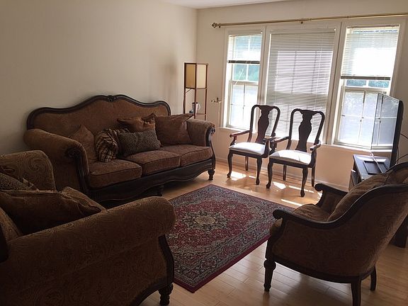 Spacious Living area - hardwood floor