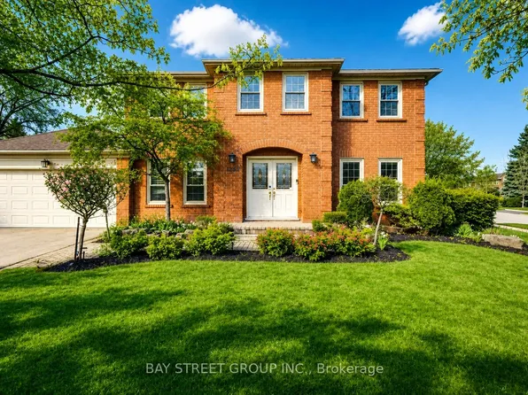 1305 Monks Pass, Oakville, ON L6M 1K6
