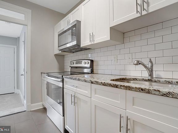 5th image of 4020 8th St NE