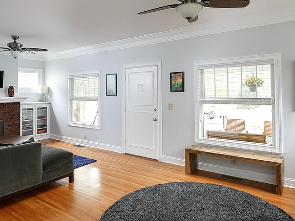 5th image of 1801 Fernwood Ave