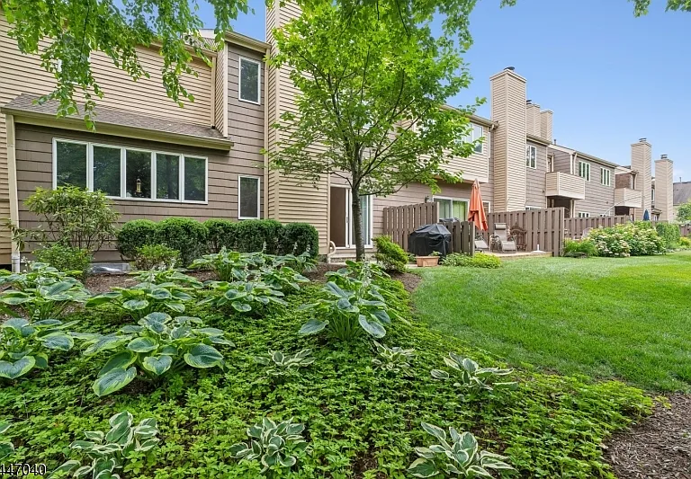 251 Plymouth Ct #251 — Photo 24
