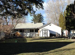 909 W 3rd St, Grandview, WA 98930