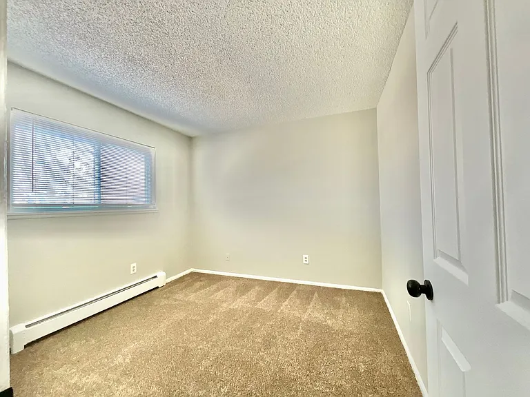 Westwind Apartments — Photo 29