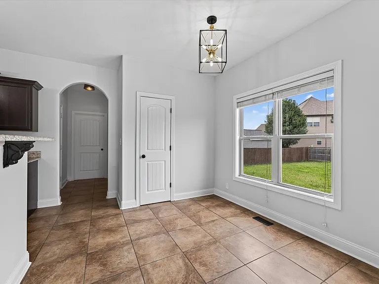 3710 Windhaven Ct — Photo 16