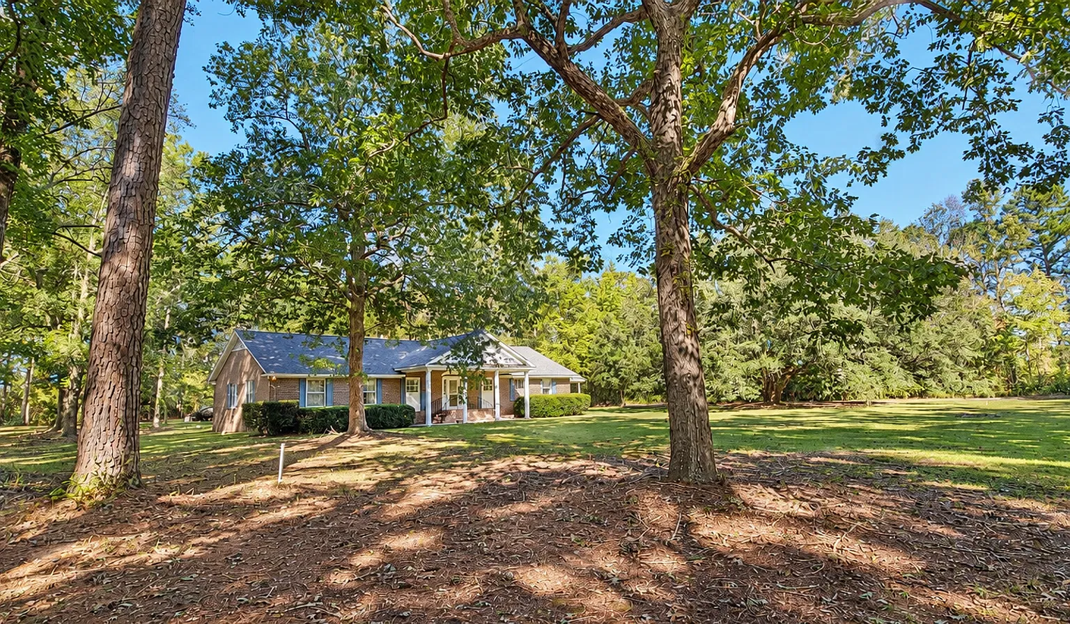 Southern Charm, Spacious Living & Beautiful Southern Oak And Pine Trees All Awaiting You At Your ... — Photo 2