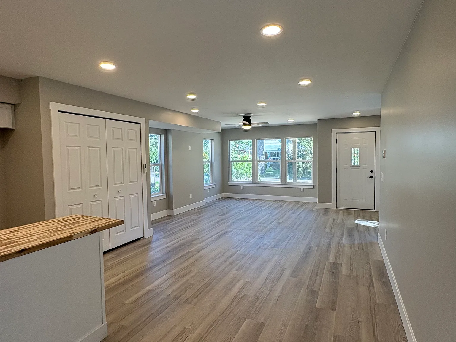 3 bed, 2.5 bath, 1440 sqft, $1,627 — Photo 4