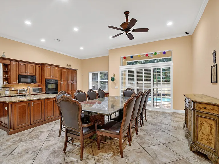 10247 Isle Wynd Ct — Photo 26