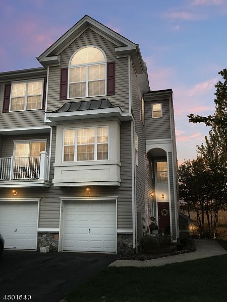 1st image of 72 Lakeview Ct #7-2