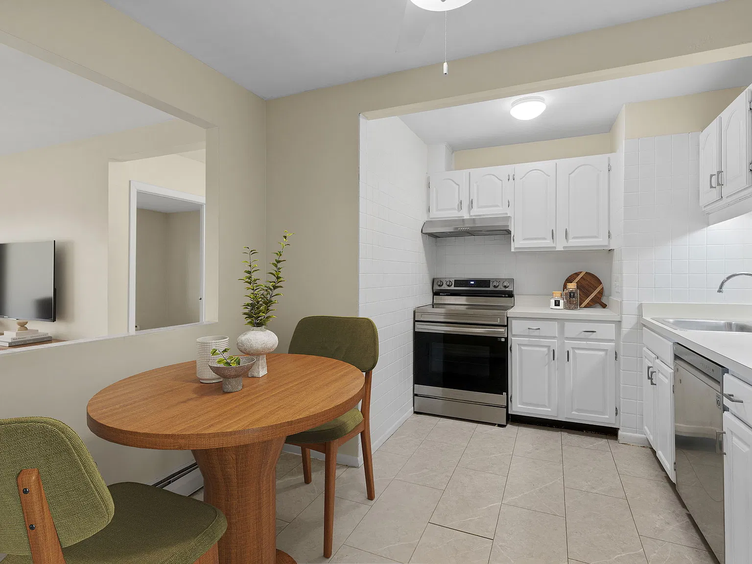 1 bed, 651 sqft, $2,300 — Photo 3