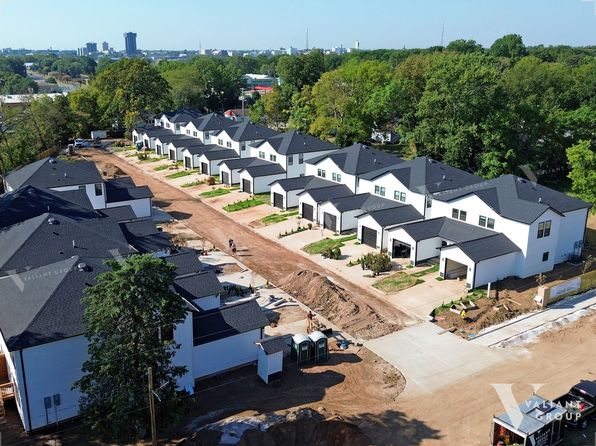 1220 E Pacific St #3A