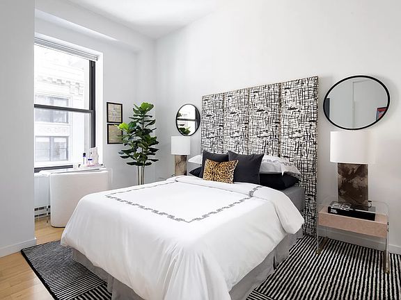 5th image of 11 E 36th St Room 1106
