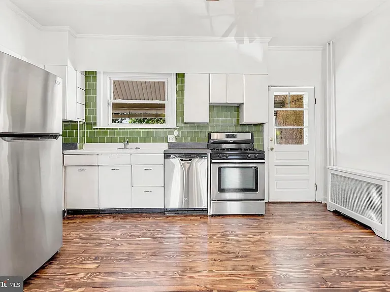 117 E 3rd Ave — Photo 8