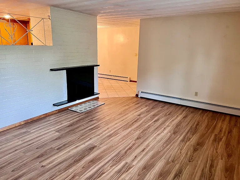 3 Merrill Dr — Photo 3