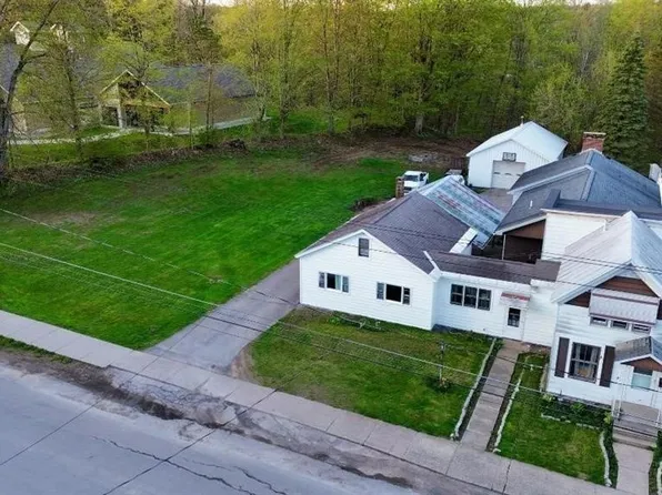 34 Slawson St, Dolgeville, NY 13329