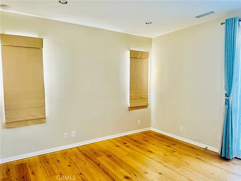 102 Chestnut Grv — Photo 20