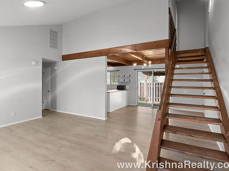 9957 SW Scott Ct — Photo 3
