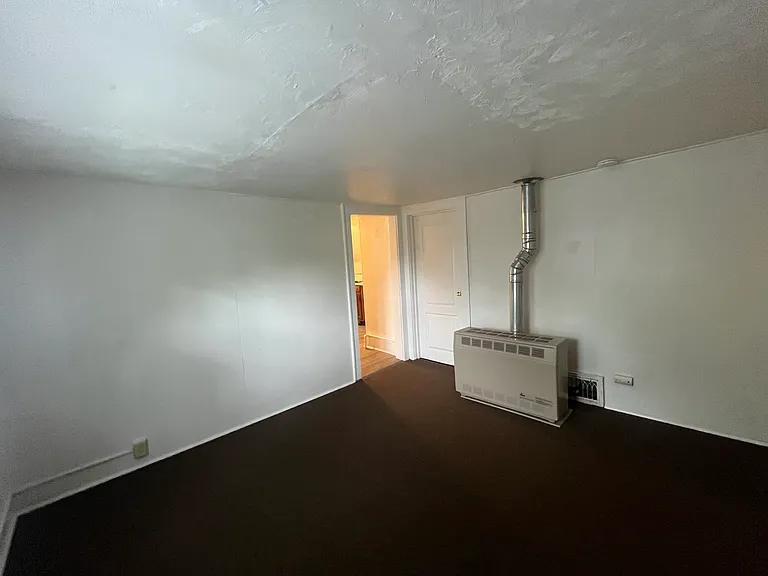 2 bed, 1.0 bath, $825 — Photo 4